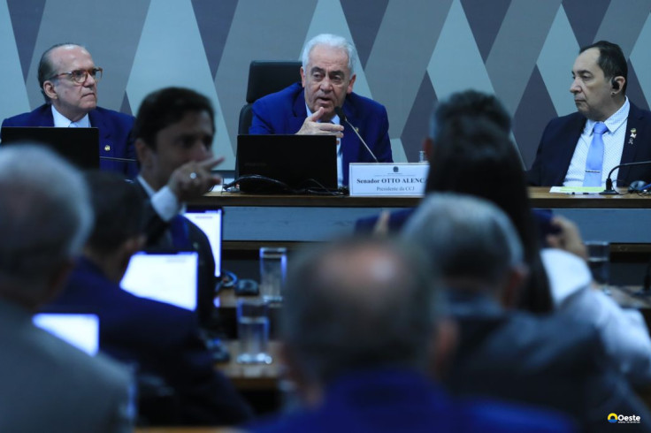 PEC da Blindagem abre portas do Congresso ao crime, diz relator