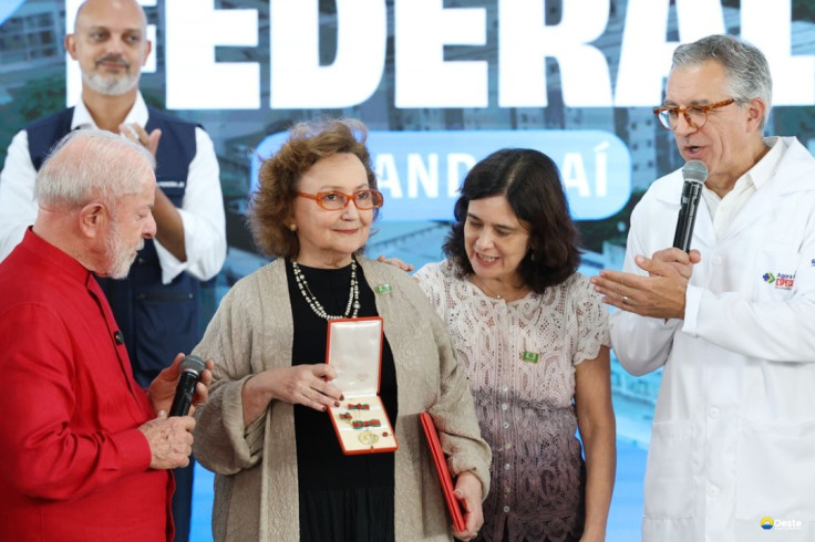 Pesquisadora Margareth Dalcolmo recebe medalha Oswaldo Cruz