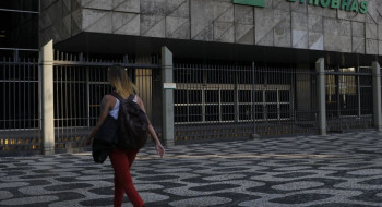 Petrobras confirma vazamento de fluido de perfuração a 175 km do AP