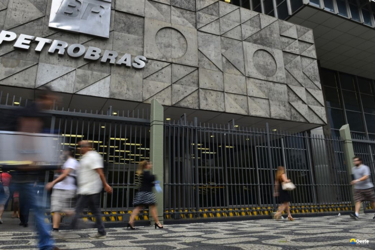 Petrobras destitui diretor de área que vendeu gás com 100% de ágio