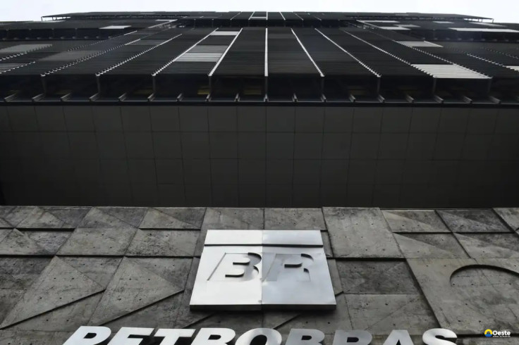 Petrobras reduz preço da gasolina em 5,2% a partir desta terça