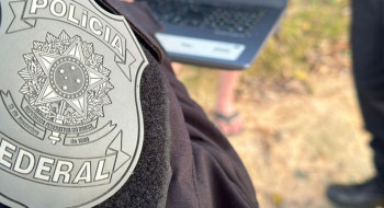 PF faz operação contra vazamento de fotos íntimas e abuso sexual