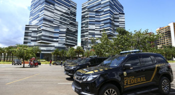 PF quer investigar entrada de ex-assessor de Bolsonaro nos EUA