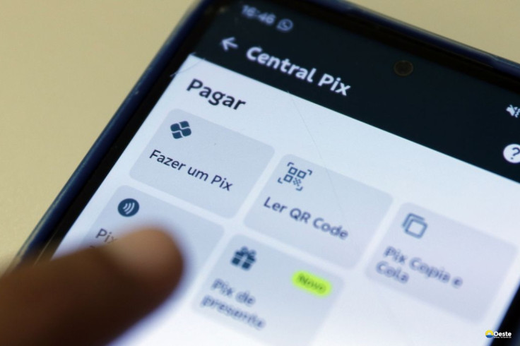 Pix enfrenta instabilidade na manhã deste domingo