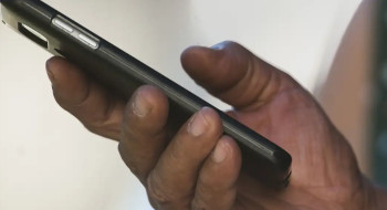 Polícia de SP faz operação contra receptação de celulares roubados