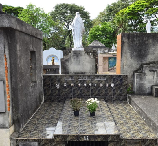 Polícia de SP investiga venda de dados de mortos a funerárias