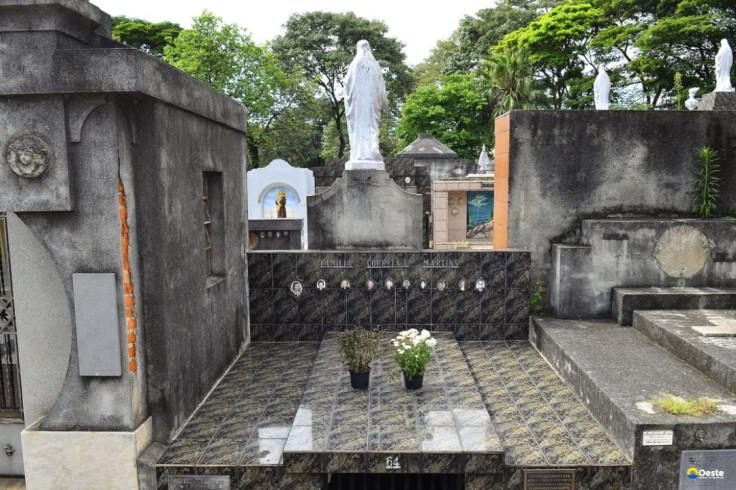 Polícia de SP investiga venda de dados de mortos a funerárias