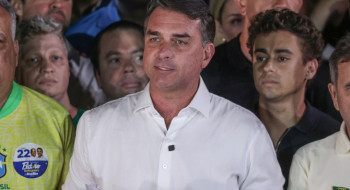 Polícia Federal cancela passaportes de Flávio Bolsonaro