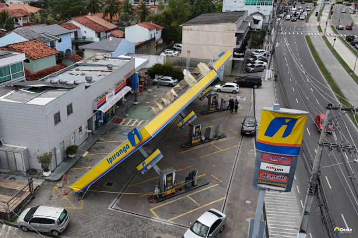 Polícia investiga morte de três eletrocutados após ventania no Rio