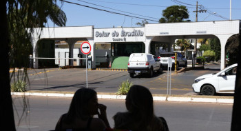 Polícia reconhece falhas em relatório de vistoria na casa de Bolsonaro