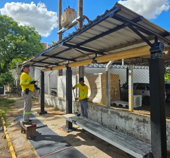 Pontos de ônibus das linhas expressas passam por reforma para facilitar identificação