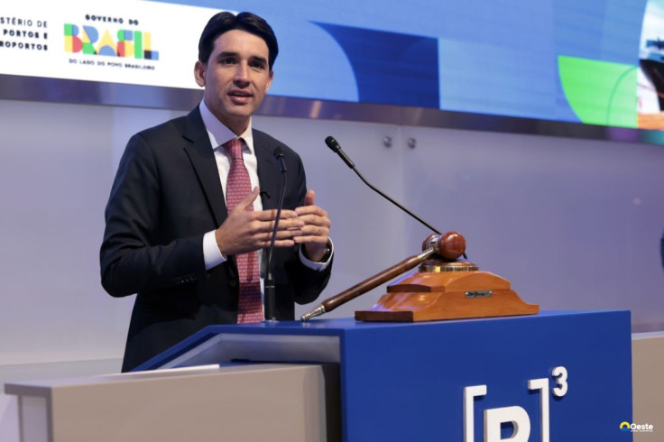 Porto de São Sebastião será leiloado até abril de 2026, diz ministro