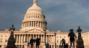 Prazo da guerra de Trump sem aval do Congresso termina 1º de maio
