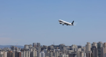 Preço médio das passagens aéreas cai 20% em novembro