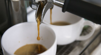 Preços altos derrubam consumo de café no Brasil em 2025