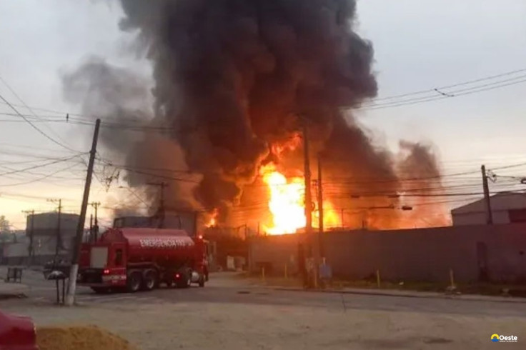 Prefeitura interdita entorno de fábrica atingida por incêndio em SP