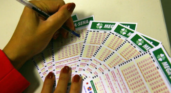 Prêmio de R$ 44 milhões da Mega-Sena será sorteado neste sábado
