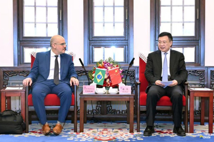 Presidente da EBC fecha parcerias em visita institucional à China