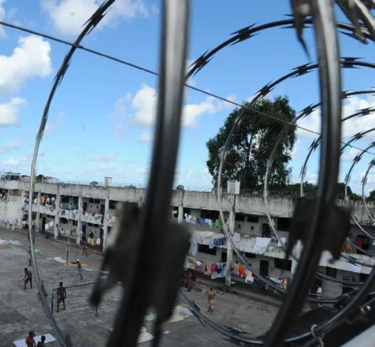 Presídios combatem entrada de itens proibidos para facções criminosas