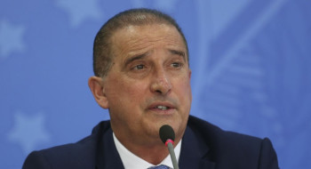 Problemas com descontos eram recorrente, diz ministro de Bolsonaro