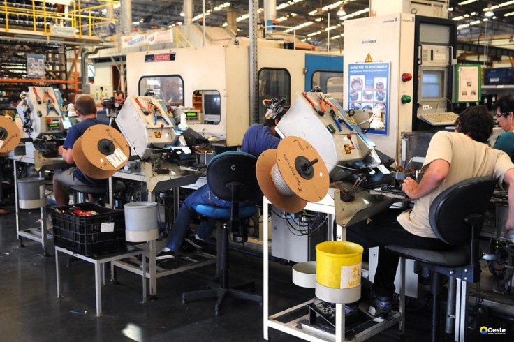 Produção industrial reverte queda e sobe 0,1% em outubro, mostra IBGE