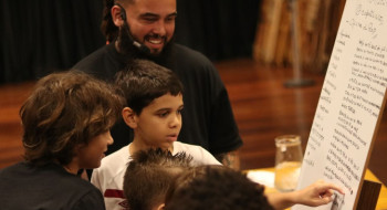 Projeto leva batalha de poesias a escolas públicas do Rio de Janeiro