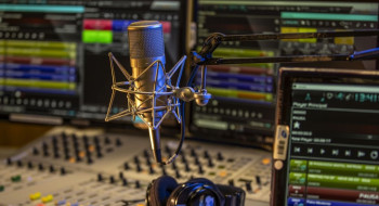 Rádio MEC e Nacional têm crescimento histórico de audiência em 2025