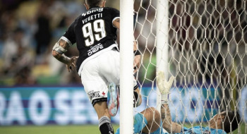 Rayan e Vegetti decidem e Vasco sai em vantagem na Copa do Brasil