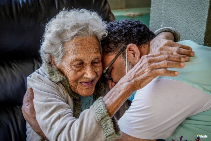Redação do Enem 2025 aborda as perspectivas para o envelhecimento