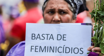 Relatório aponta média de 12 mulheres vítimas de violência por dia