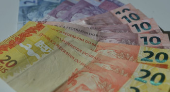 Renda domiciliar per capita chega a R$ 2.316 em 2025, diz IBGE