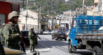 Rio apresentará plano para recuperar territórios ocupados pelo crime