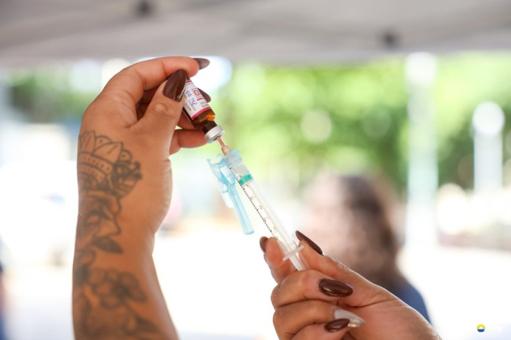 Rio leva vacinação a parques e aeroportos até 12 de fevereiro