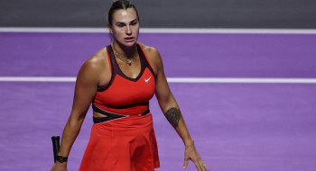 Sabalenka diz não ser justo que mulheres enfrentem atletas trans