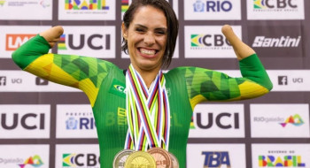 Sabrina Custódia conquista prata e fecha Mundial com quatro medalhas