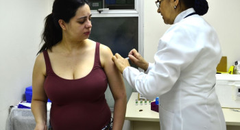 Saiba como será oferta de vacina que previne bronquiolite em bebês