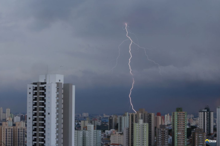 São Paulo ainda tem mais de 45 mil imóveis sem luz devido às chuvas