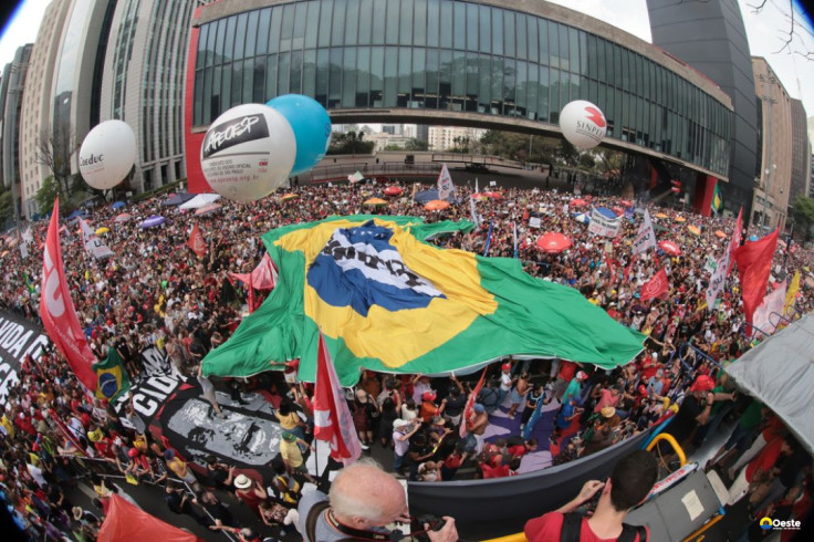 São Paulo tem 42 mil pessoas em ato contra PEC da Blindagem e anistia