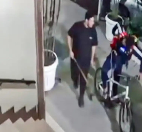 Seguranças de rua são presos por agredir ciclista até a morte no Rio