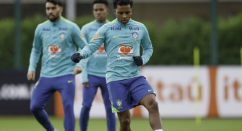 Seleção realiza primeiro treino para amistosos na Europa
