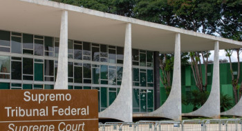 Senador vai à PGR e pede afastamento de Toffoli do caso Master