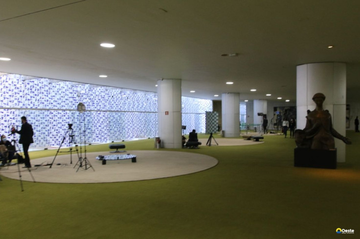 Sindicatos repudiam violência contra jornalista na Câmara