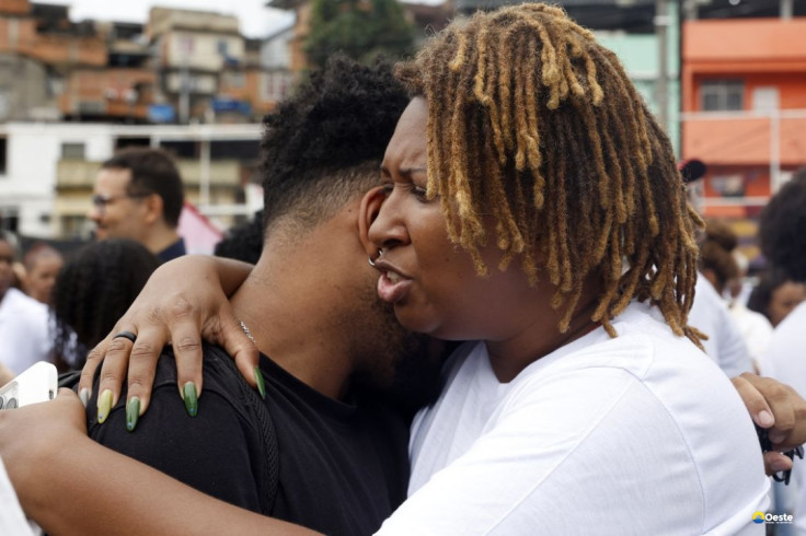 Sob facções e operações, população de favelas vive traumas e adoece