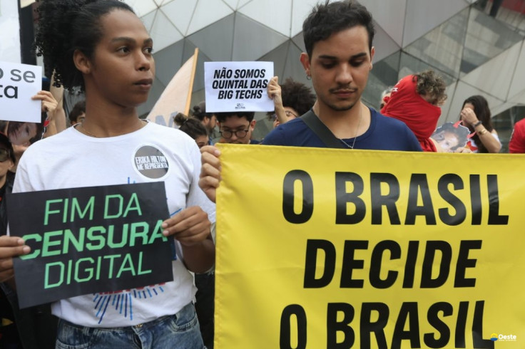 Sociedade civil manifesta preocupação ao TSE por censura nas redes