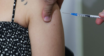 SP começa projeto-piloto de vacinação contra chikungunya em Mirassol