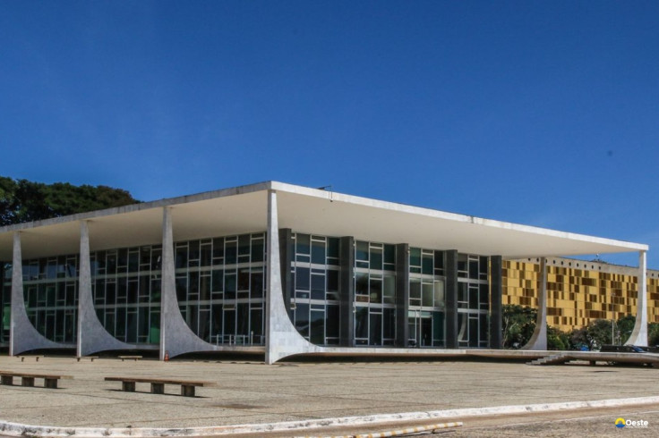 STF decide hoje se condena mais seis réus pela trama golpista