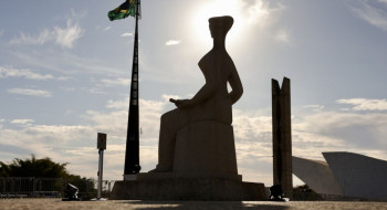 STF estabelece fim do processo de Bolsonaro, Torres e Ramagem