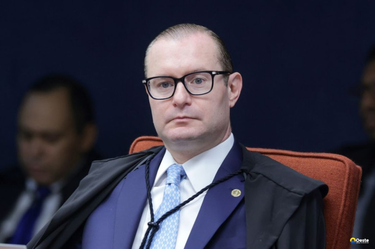 STF forma maioria para manter condenação de Bolsonaro e aliados