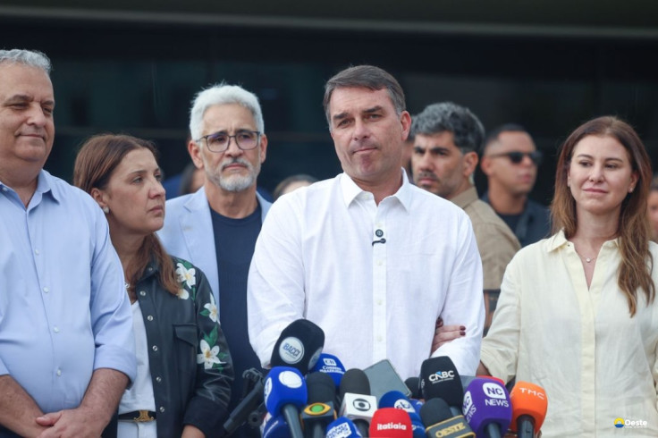 STF nega ter ordenado buscas em endereços de Flávio Bolsonaro