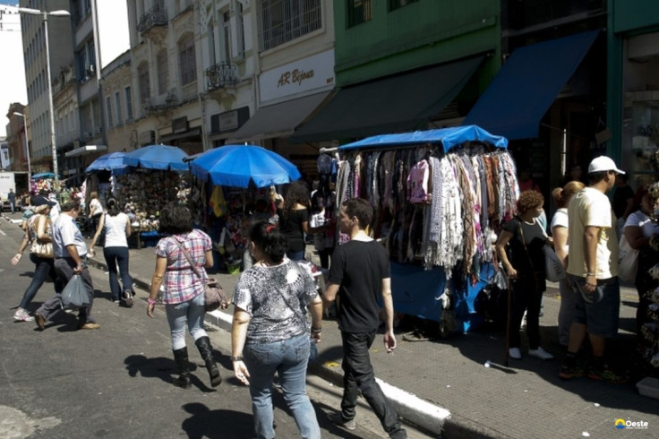 Taxa de informalidade cai no mercado de trabalho, mostra IBGE